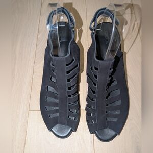 Arche Black Strappy Women's Sandals